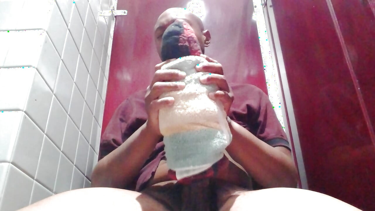 4 am College black guy cums in locker room