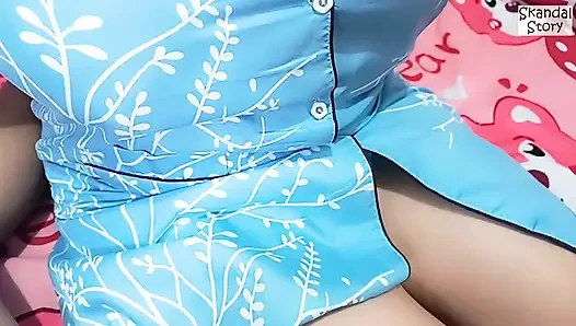 Lagi Di Sepong Ibu Tiri, Bibirnya Lembut dan Kenyal