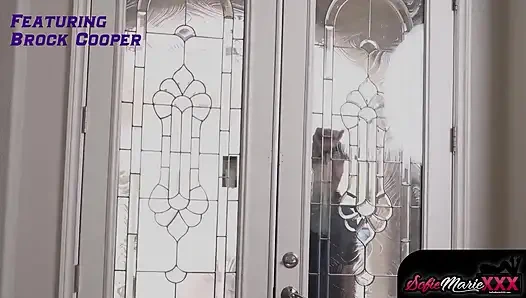 Yaramaz orta yaşlı seksi kadın sofie marie azgın adam tarafından sikiliyor