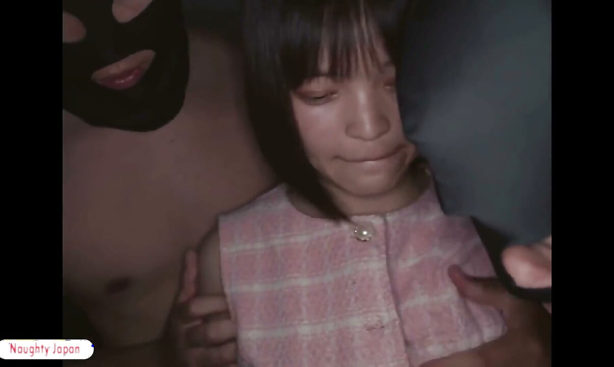 두꺼운 황색 정액으로 가득 찬 그녀의 입과 목구멍 - 격렬한 마무리로 삼켜진 마지막 한 방울
