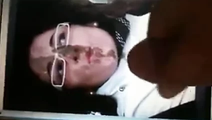 Güzel manuella için haraç