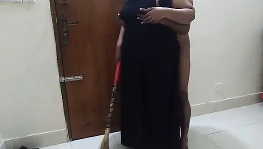 35 Year Old Indian Muslim Neighbor Stepaunty Fucked While Sweeping the House