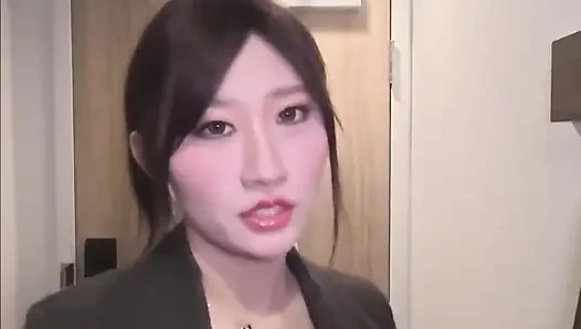 Chloe Lin ile duş alıp solosunu izle