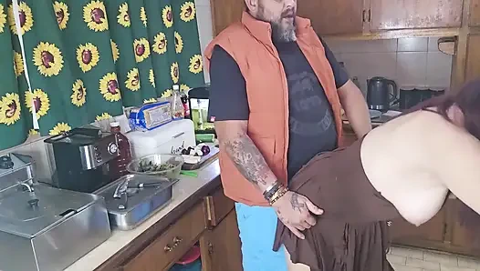 Şiplak mutfakta sikiş