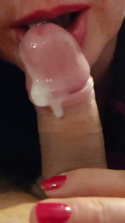 Blowjob Sloppy Cum in Mouth - Great Blowjob Close-up from Married Slut Mature MILF Housewife | Clip 1