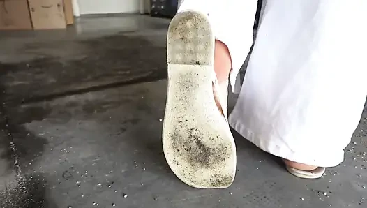 Clean My Disgusting Sandal!