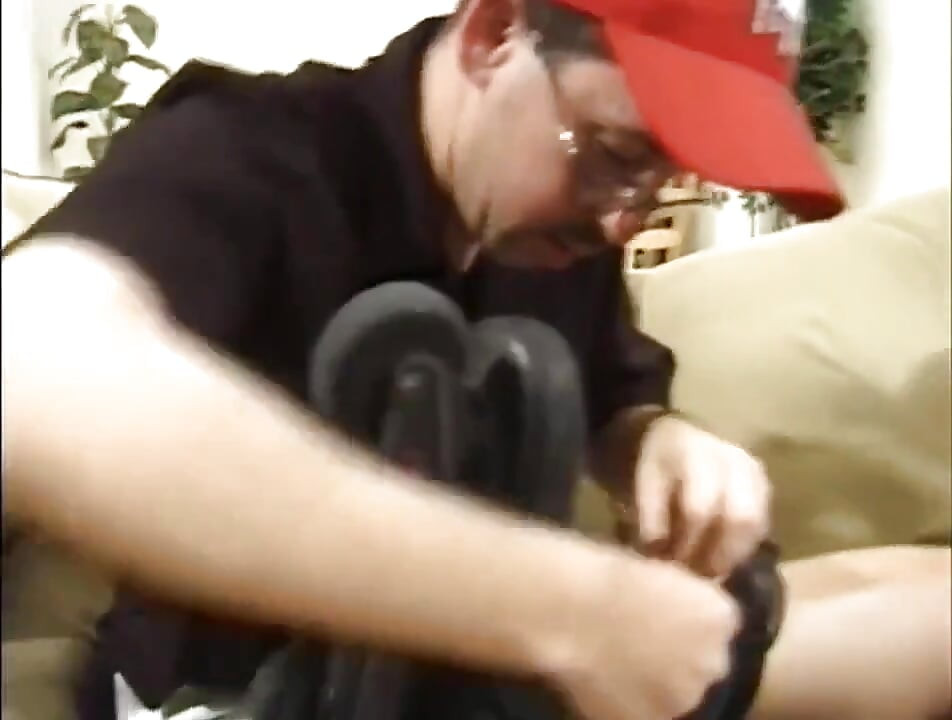 작은 젖탱이 소녀 털이 무성한 보지 따먹기