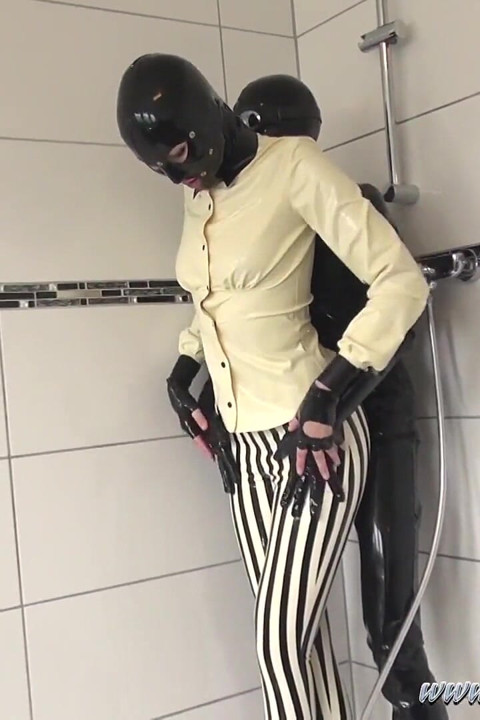 Deepthoats the Rubberslave in the Shower