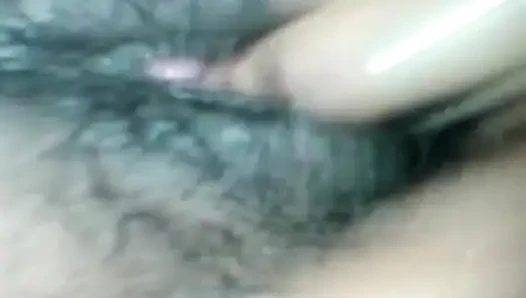 Saf Desi evli kadın parmaklıyor ve sert seks