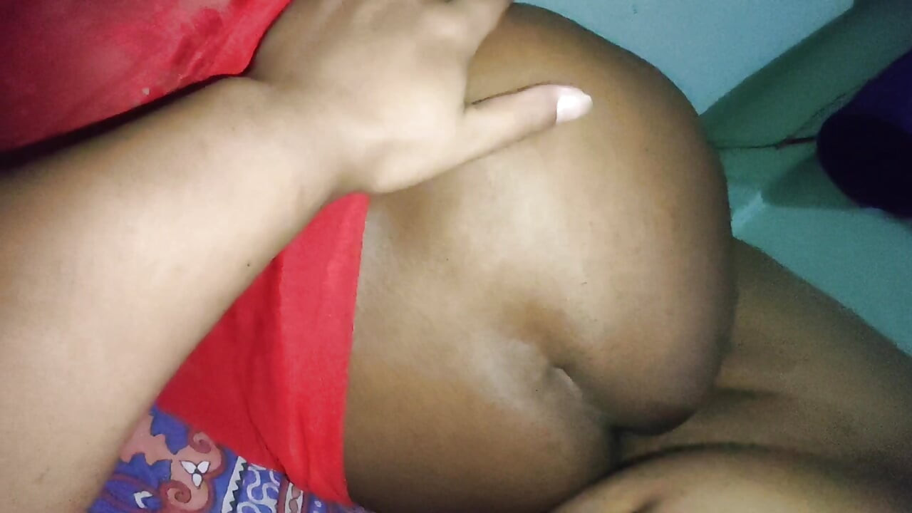 Mera bhabhi mujhe daily chotne deta hai