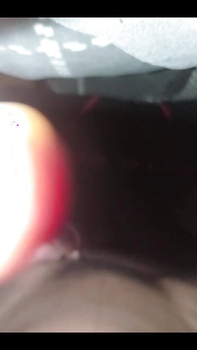 セクシーなマスターベート 一人でBBCを寝室で