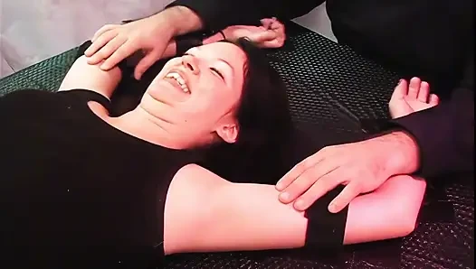Miss widow suka banget digelitik - 1080p - bagian 1 dari 2 - pelanggan bleufetish dan penggemar utamanya digelitik