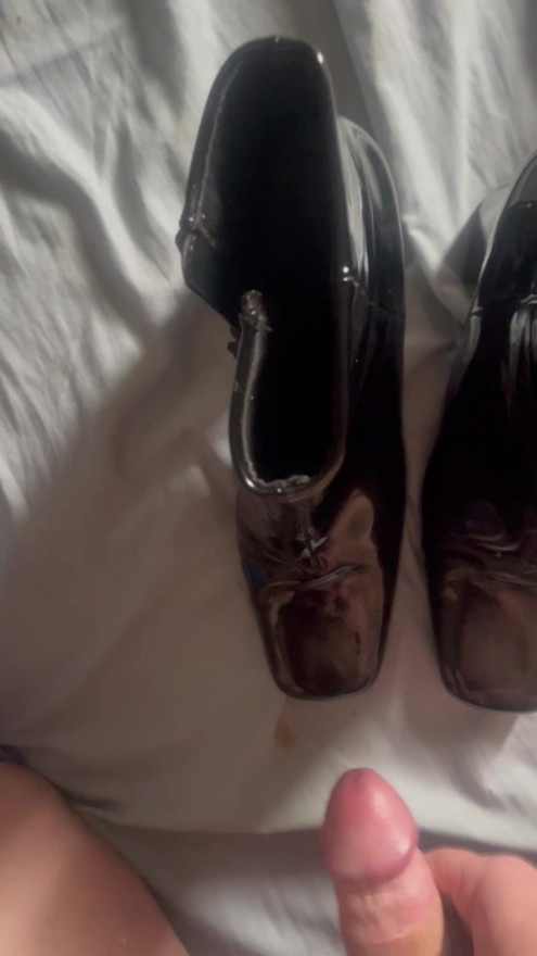 Cumming on new patent ankle boots