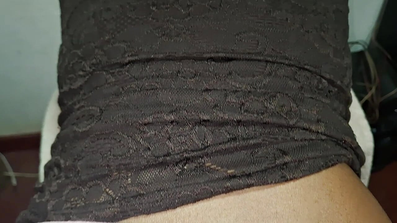 Une jeune MILF asiatique sexy a besoin d’une bite bien dure pour du sexe torride
