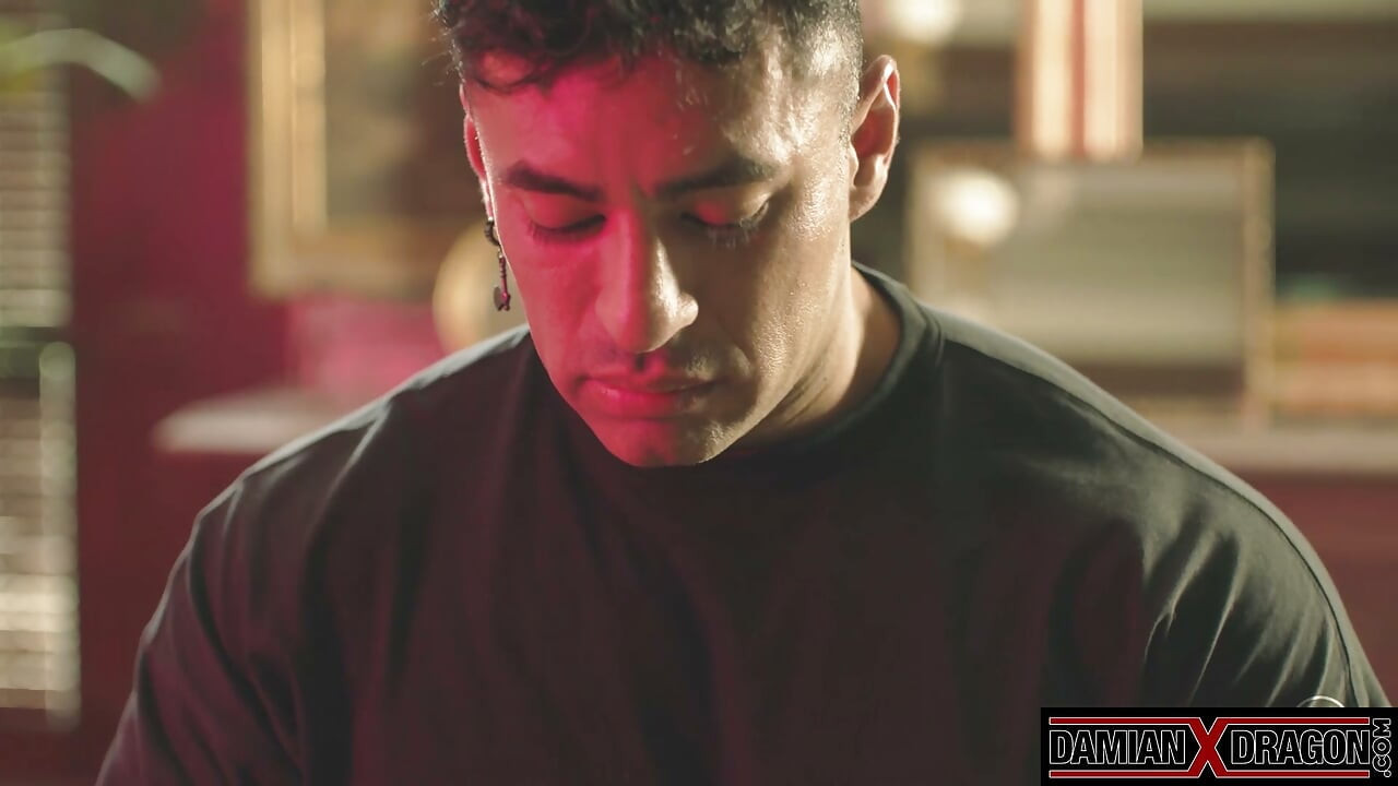 Dominant Kemono Dragon, Asyalı DILF Damian Dragon'dan Tam Olarak Faydalanıyor