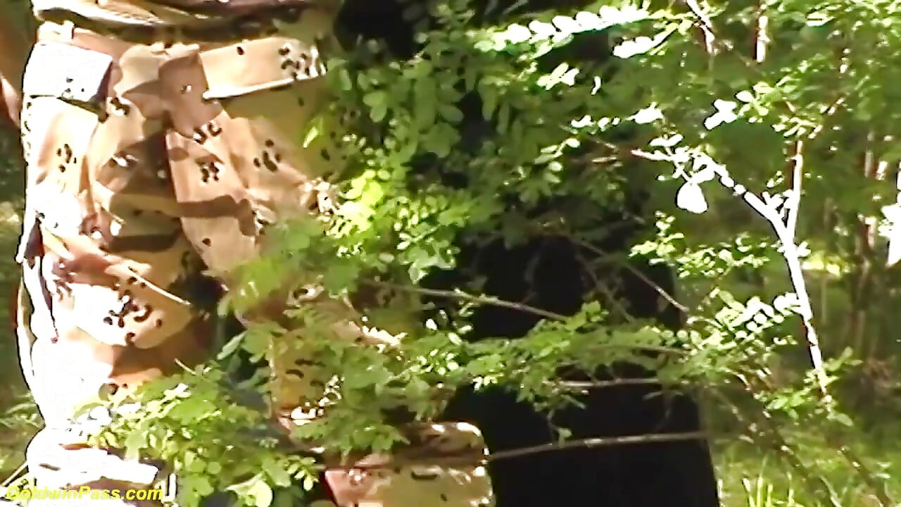 Extrema gorda milf follada en el bosque