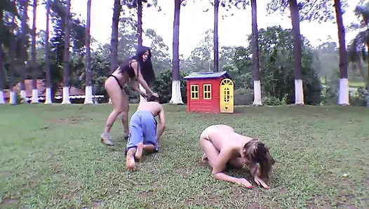 Midilli oğlan seksi domina kaslı kızı taşıyor - sana dediğimi yap midilli oğlanım