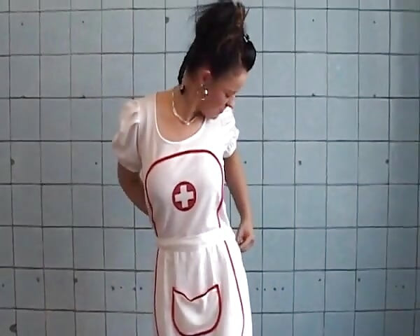 Kompilasi, wanita muda yang sange lagi buka baju dan kencing.