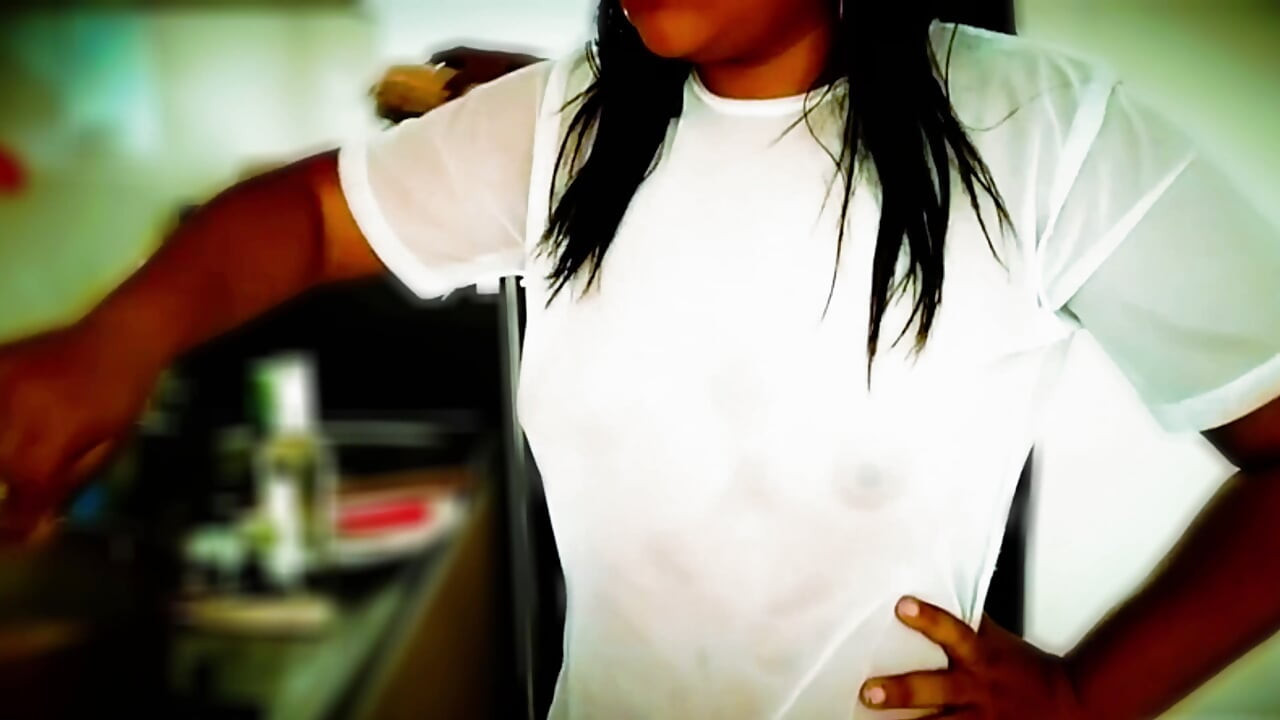 Gooon room cooking lil latina y amigos