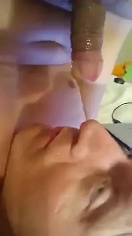 Mali lizani kurac polako raste jako u mokrim i varm ustima