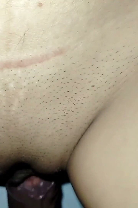 Bir arkadaşının yeğeninin sıkı amının tadını çıkarıyor desi kız xxx