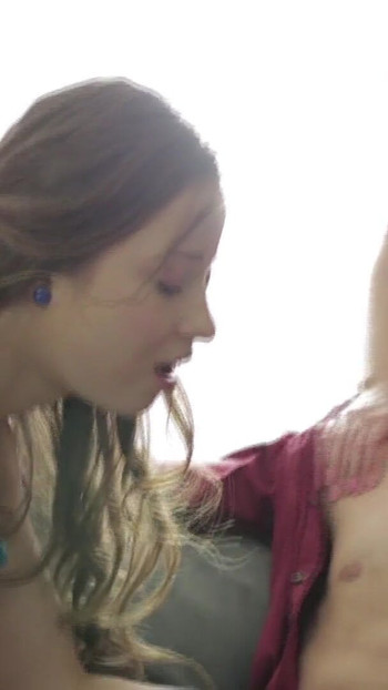 Emotional moment from "Ich teile meinen Freund mit der besten Freundin"