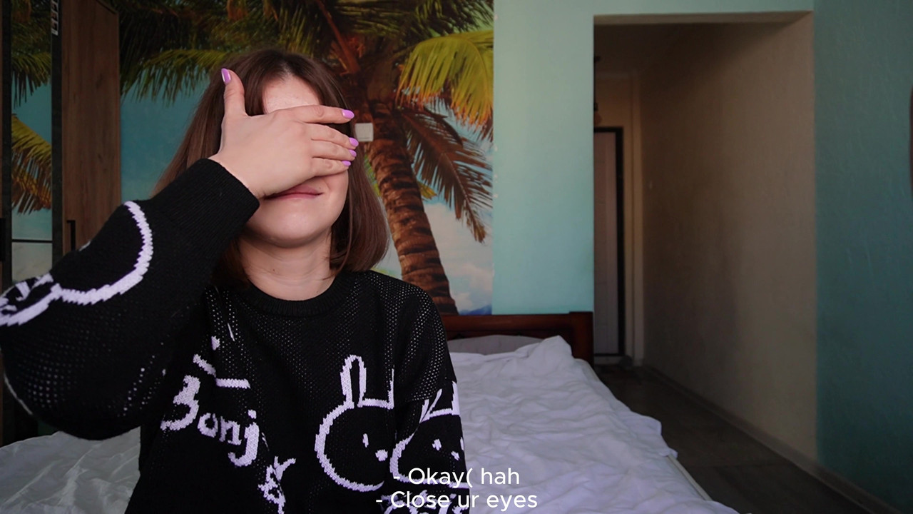 流行的在线游戏在视频博客期间变成继兄弟和继妹之间的性爱