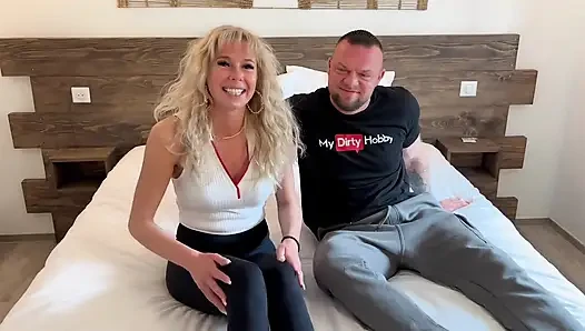 Горячая подростковая пара впервые занимается сексом на камеру!!