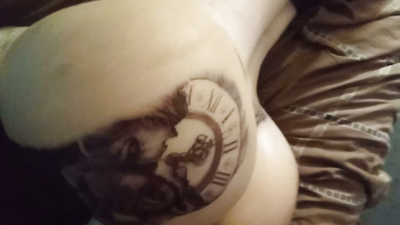 "Booty-Full " Tatted-Up, (Asian X Bunnie)...Thích bị nhét vào lỗ nhị !!