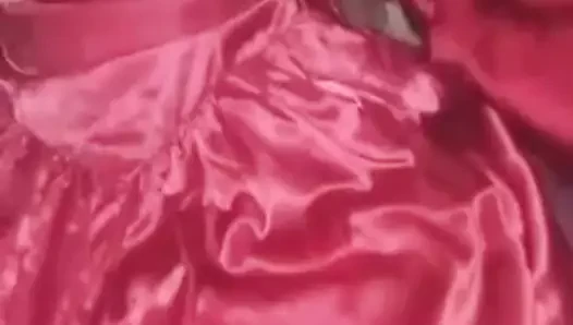 Cum benim kırmızı saten elbise 2