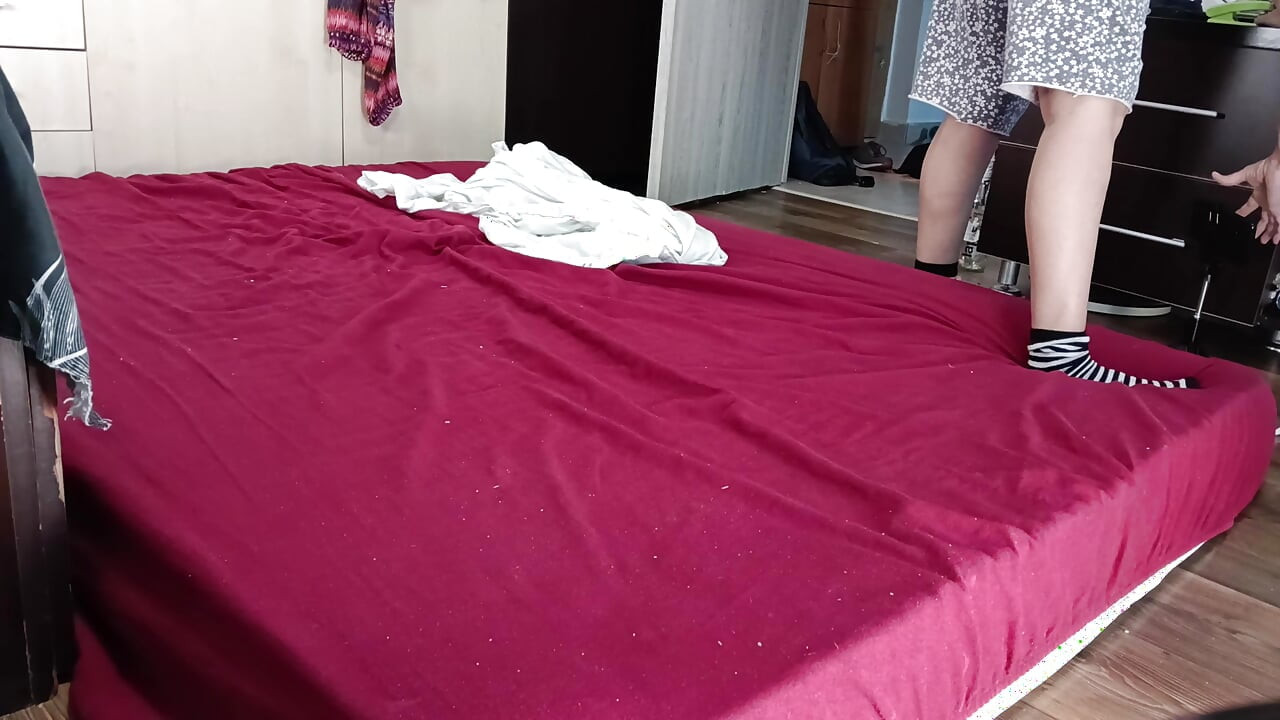 Mature amateur doing yoga, hairy, big ass, big, naked amateur brunette.