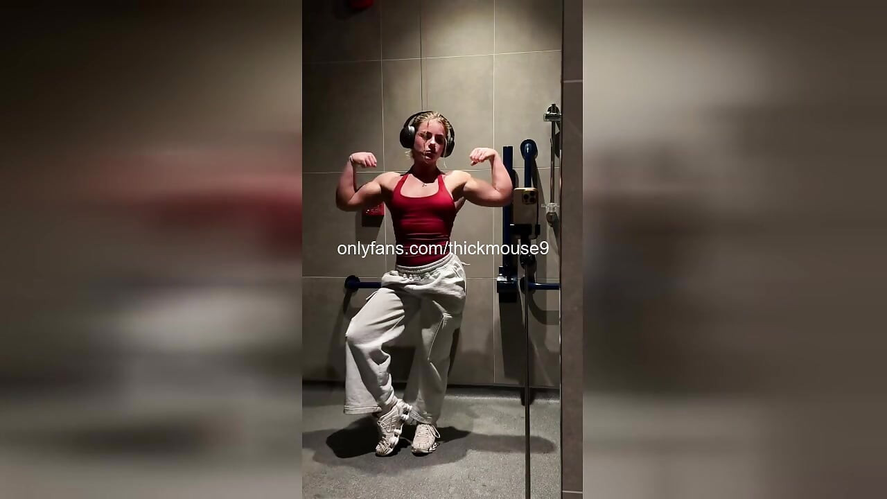 18-godišnja TikTok nesreća u teretani uživo: Uska djevičanska pička poderana i napunjena spermom