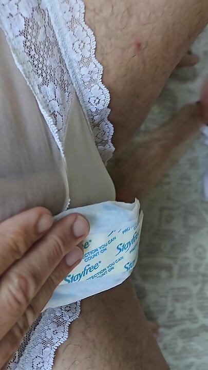 Takepad u vintage čarapama s prozirnim gaćicama SPERMA