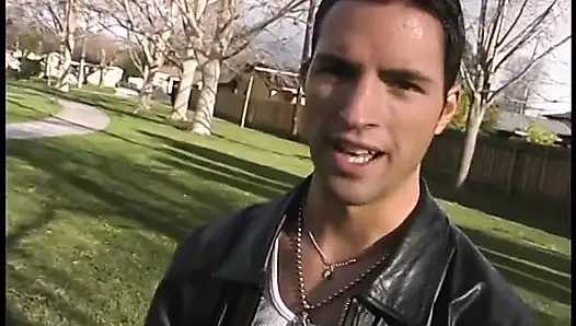 Pantat bahenol cewek semok latina dientot gaya doggy habis-habisan sampai mengerang keenakan