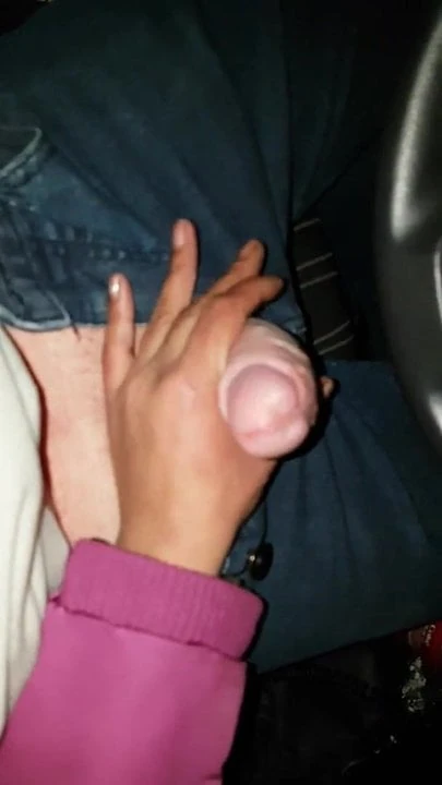 Fast handjob with cum in car