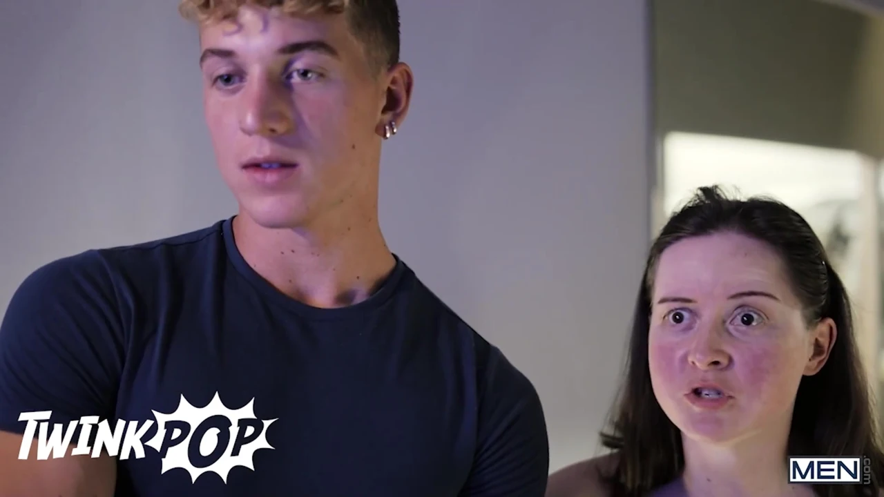 Joey Mills ve Felix Fox sevgilisiyle sinemaya gidiyor ama sonunda birlikte sikiliyorlar - twink pop
