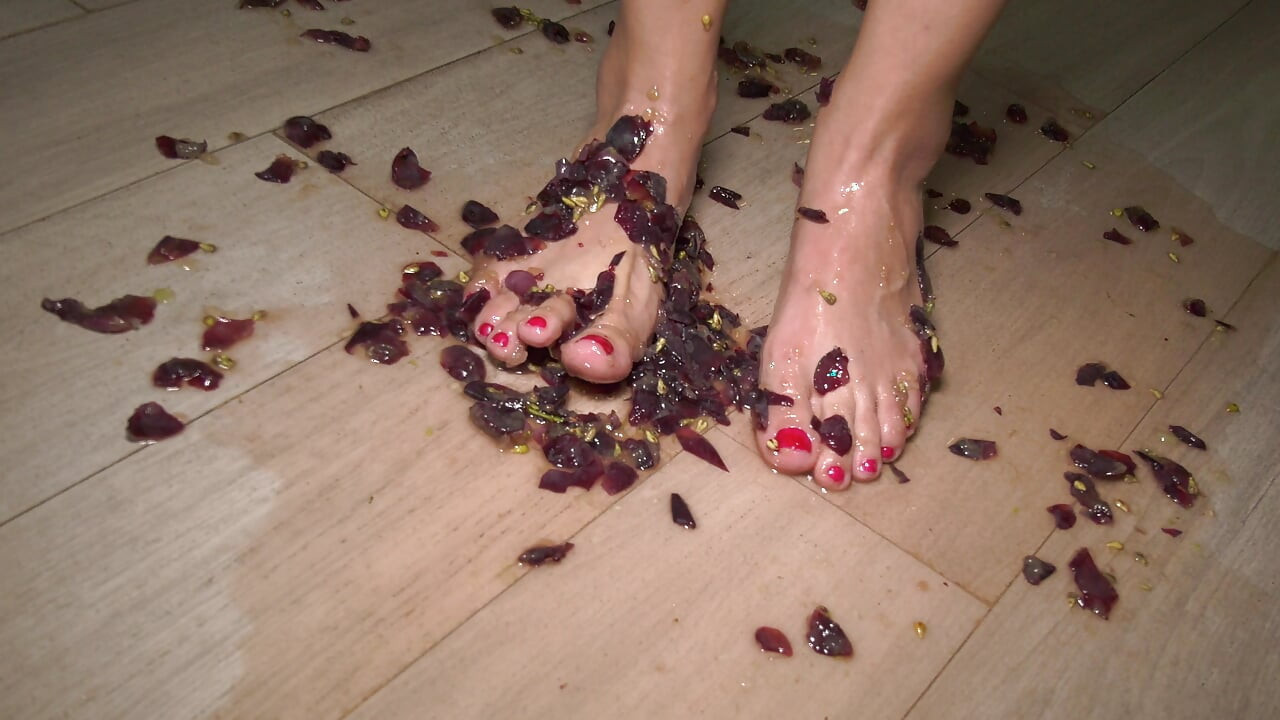 Foot Fetish Grape Party
