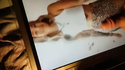 423
