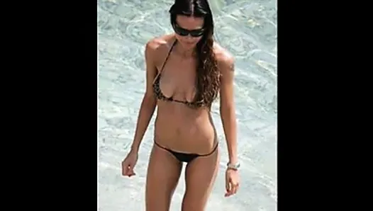 Angelina Jolie Hot Bikini Pictures