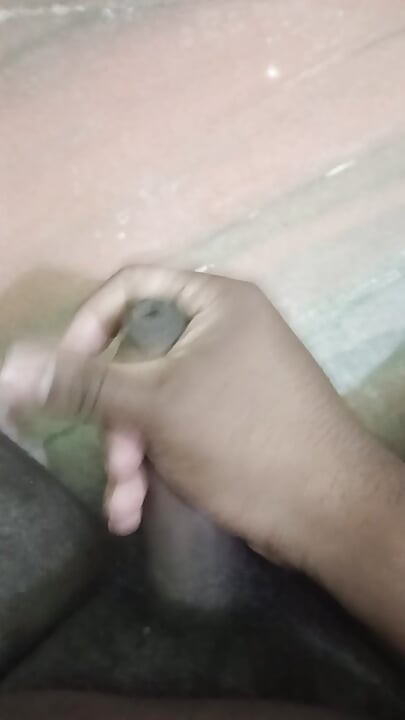 me hila rahahu bhot maja araha he mere ko