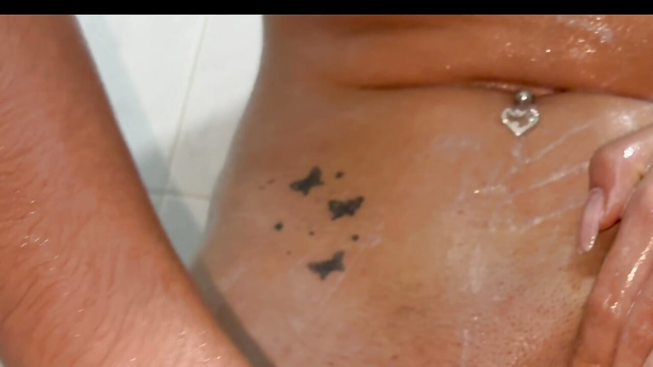 As a teen, I used to shave my vagina, pee, and masturbate in the shower mmm