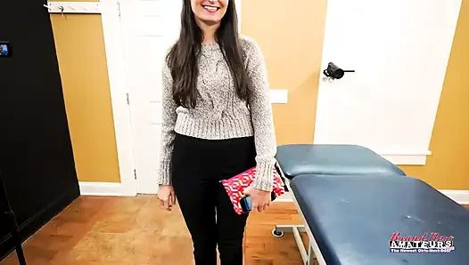 Behaarte brünette studentin Elliot schlampig, kehlenfick, gierig, schlucken!