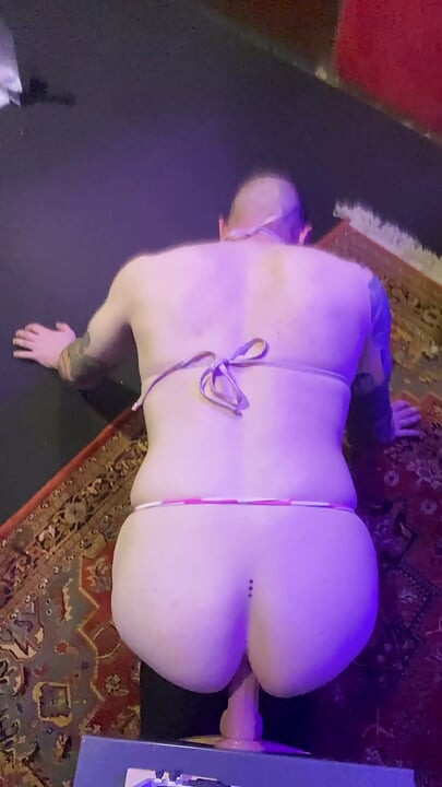 Sissy slut fucks dildo like a total bottom who’s obsessed with being a girl and having a daddy top own me