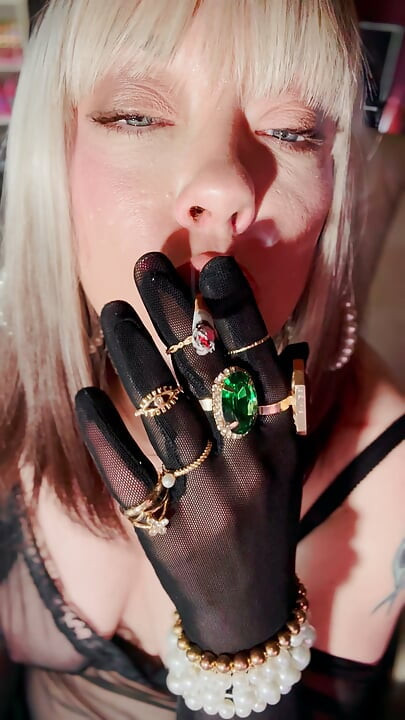 Nylon British Mature Tina Snua Smoking A Cigarette In Nylon Elbow Gloves & Jewellery - Smoker OMI OME Snap Inhale Drifting