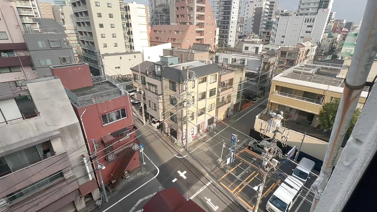 Lekkere Jimmy bevrucht sletterige kat in de gang van het appartement in Tokio