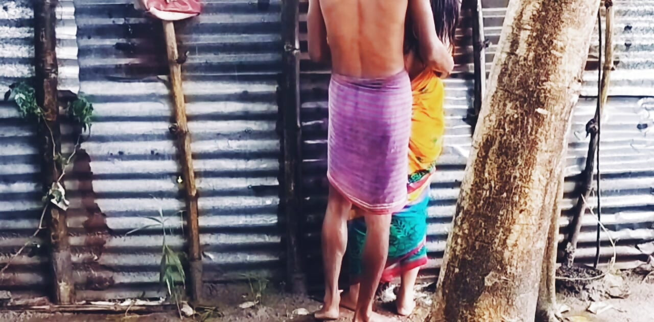 Big Tits Big Ass Desi Bhabi in Teen age Fucks Devar in outdoor Rainy season.