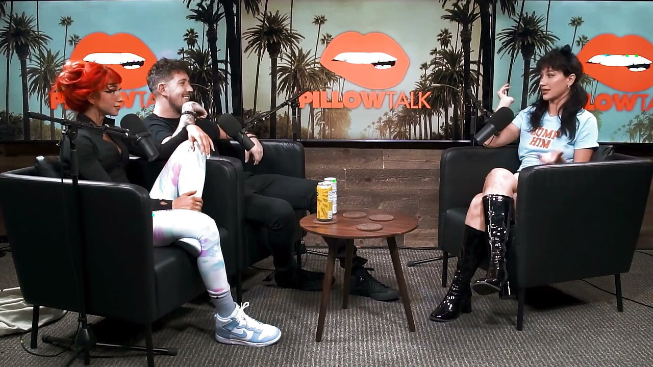 Lexy Panterra wstrząsa tyłkiem w Studio Podcastów!
