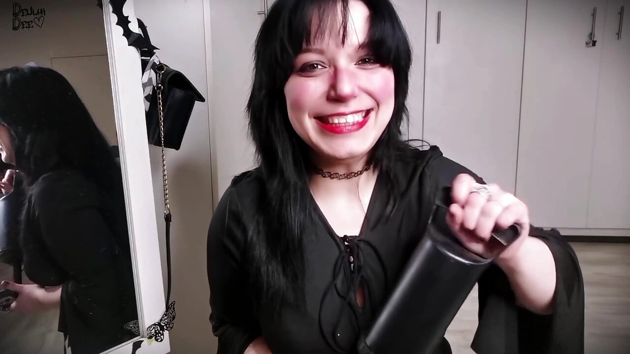 Witch Palm Reader Pumps & Rides You Until You Pop!