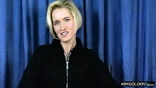 Sarışın Verfuehrerin vahşi oyuncakla