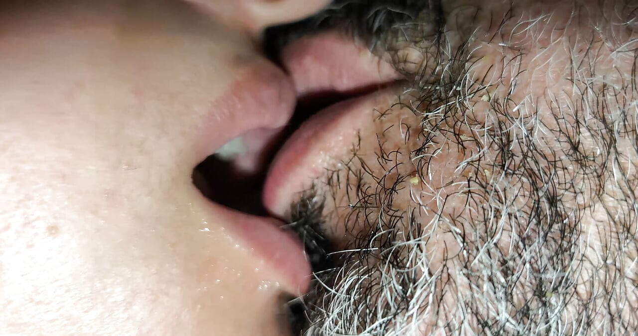 زوجان شرجيان من وجهة نظر زوجة عربية ساخنة تمارس الجنس الرومانسي